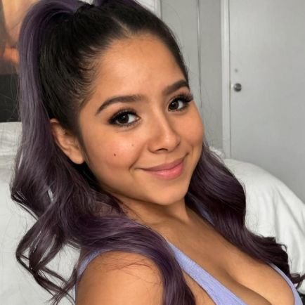 silviaasmallsxo's profile picture. 3'11 toxic Latina 💜