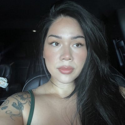 NicholeDesirae's profile picture. 