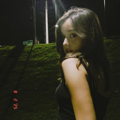 Liaputamerda's profile picture. A minha arte é a explosão 🤯 💥
