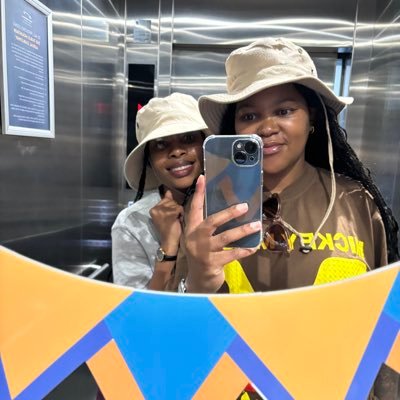 Photographer 📸 | She/Her 🌈 | 🇿🇦🇿🇦🇿🇦 | “nginalenkolo engaphel' ushukela bazong' sukela kodwa bazophoxeka….bang' thandazela mina bang' vulelindlela mina”