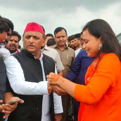 HimanshiS56346's profile picture. Socialist । Journalist । Cinema 🎥