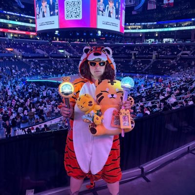 ✡︎Fandom-Social Media-Cultural consultant ✡︎ Producer-Writer-Director ✡︎ | ✡︎🐯✡︎👑✡︎🔑✡︎🔟✡︎🦊✡︎ 💎🐥🌱😈🪐♠️ ✡︎ 🍞🏴☠️🍀🧩🏰 ✡︎ (((Prod by HoneyBu🍯🌹)))
