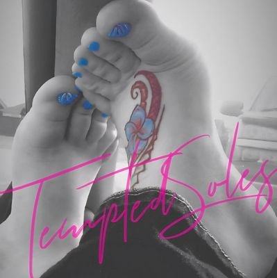 TemptedSoles's profile picture. Walking that fine line between sweet & spicy 😈 | Playful soles, teasing toes | Come closer… if you dare ✨| 📩 for exclusive content