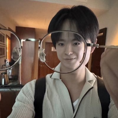 winoutwin's profile picture. 복합 똥계정