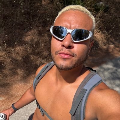 Nada mal para ser un chico caraqueño 🌴 enfermero 🧑⚕️ y papá IG https://t.co/KPQSZLiOWQ