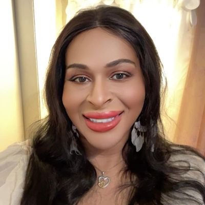 CartierEpiphany's profile picture. Sexy Forbidden Fruit!