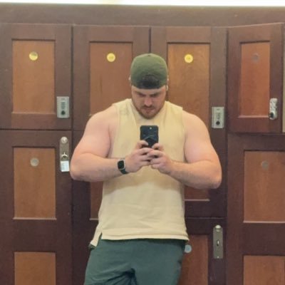 Ex-Pro Overwatch and COD player. Former FPS Coach. Husband to Tristen.