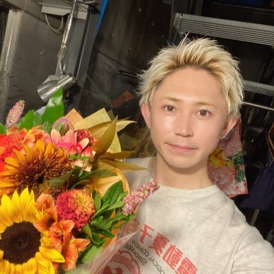 役者、東京レトロ10区、舞台美術、展示会美術、大型バイク、野球、キャンプ、レイクレお仕事はDMでお願いします。