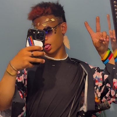 MDNI 🔞| 19 | bi | twink🤩 | ⭐️top% | merry go round of life 🎠| 2x grabby nominee🏆| dm for collabs😉 |big dick energy😈🍆|bubble butt🍑|