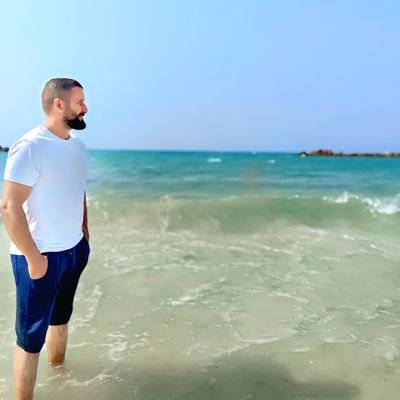 نحن قومٌ جُبِلَت طينَـتنا بعِزة النفس ،،
Zamalkawy Ana🇦🇹👑.