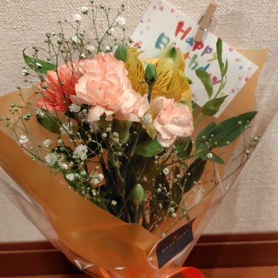 sESc83uRbh14364's profile picture. 東京も韓国も大好きです✨日本のドラマより韓国ドラマの方が好き💕。海、滝を観るのが好き🌊。家庭連合一世です。
#神様の元の人類一家族🌈🌏