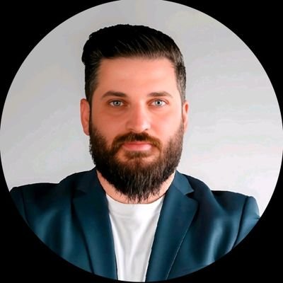 مسوق إلكتروني معتمد من Google بخبرة تتجاوز 10 سنوات أقدم تسويقًا إلكترونيًا استراتيجيًا يصنع نموًا حقيقيًا للأعمال عبر السوشيال ميديا وتحويل الظهور إلى نتائج