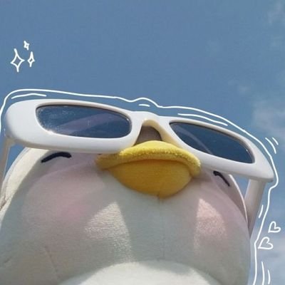 나는 매일 웃으며 아무렇지 않은 척 행동한다. 모든 것을 제쳐두고 단순히 강해지는 것을 말합니다.