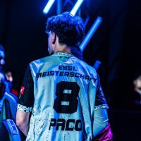 paco (@pacovlr) 's Twitter Profile