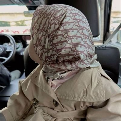 youareamoonn's profile picture. 