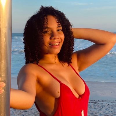 21y old hottie.🍑🔥 Previews of how much freedom I can provide you. ❤️🔥 Get to know me better 🤤👇🏽