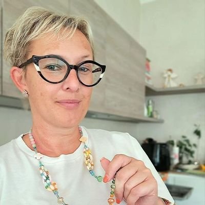 femme simple, aimante, marrante qui aime la nature et l'humain.
bienvenue sur mon réseau x. ici je partage mes actualités 😊💐