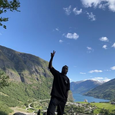 DezJr8's profile picture. 🙃 🇨🇮