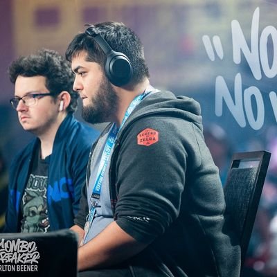 🇻🇪🇮🇹 Hard work beats talent always, Fighting game player for @TampaNeverSleep
Priv: @Sta4dustbreaker