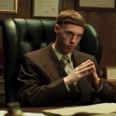 ___C0mrade's profile picture. Therapist