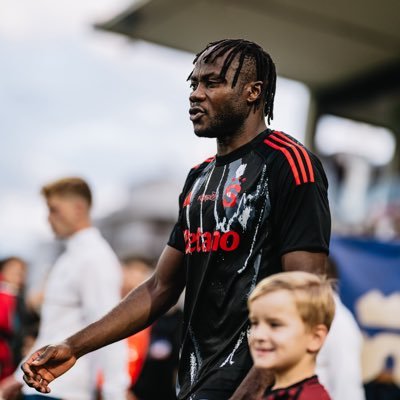 EmmanuelUche_'s profile picture. Centre defender with @ACSparta_CZ