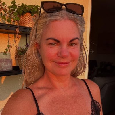 Crypto queen, XRP Investors | Unfiltered, Unapologetic, Unbound |lawyer|Investment Banker|Advisor