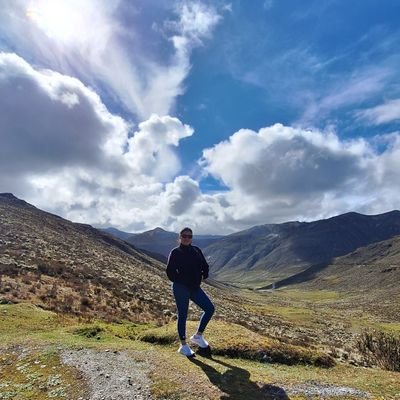 Pero los malvados son como un mar agitado que no se puede calmar; sus olas arrastran barro y suciedad. ¡No pueden vivir en paz!” »Les juro que así es».
Isaías