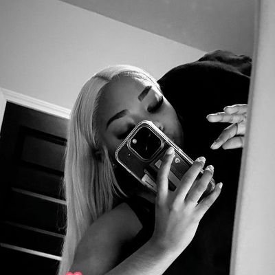 susan1_zachary's profile picture. Aprés Minuit Fever 🤗🎧💖MORAYO OUT NOW ❤️🦅