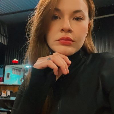 tenho heterocromia central, mas não sou hetero. 🏳️‍🌈