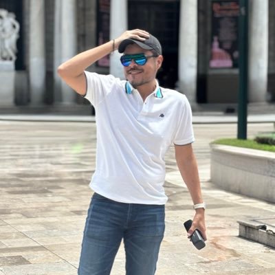 50% drama digno de un Oscar y 50% comedia barata. 𝙁𝙖𝙡𝙨𝙤 𝙚𝙭𝙥𝙚𝙧𝙩𝙤 𝙚𝙣 𝙨𝙚𝙧𝙞𝙚𝙨.