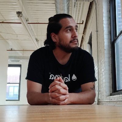 eltoriz's profile picture. #BaristaChilango (38) 

CDMX-Chicago

Café, Whisky, Tacos...en ese orden.