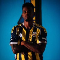 Enes (@enesozer71) 's Twitter Profile