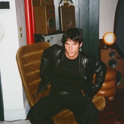 loznax0's profile picture. 19