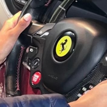 Wizzy_Wizza's profile picture. TRENCH BABY