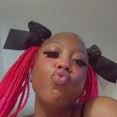 Hey it’s pinky here Pinky da brain 🧠🗣 pinky la winsky Pinky da baddest 🥰😘