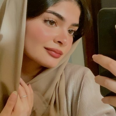 | فَلَا تَعْلَمُ نَفْسٌ مَّا أُخْفِيَ لَهُم مِّن قُرَّةِ أَعْيُنٍ