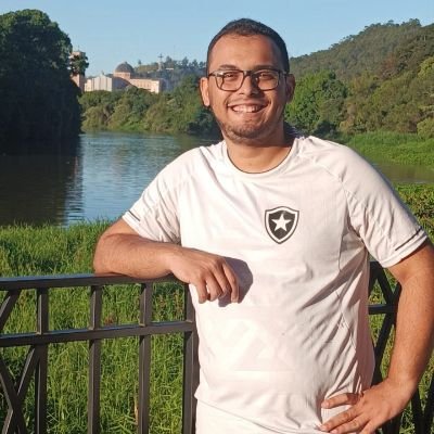 Católico Romano; narrador no canal do @EduardoBisotto