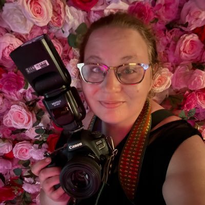 33 - swiftie - speak now/rep/evermore girlie - wedding photog - TN x 1 / Swift Alert x 1 / DQ x 1 ✨ she/her ✨ ig: annagutermuth