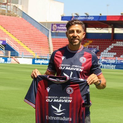 Jugador de @CDCastellon. Ex @DanubioFC, @BostonRiver, @CDTOficial, @EXT_UD, @AD_Alcorcon y @RealSporting 🇺🇾🇪🇸⚽️