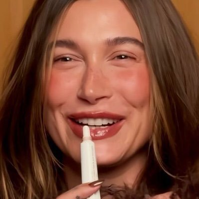 tododiabaldinho's profile picture. A página flopada pra combinar com a Hailey Bieber. Aceitamos sugestões na DM!