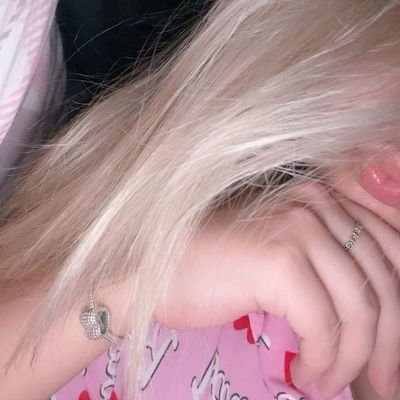 Una niña muy dulce 🩷🔥
🏳️⚧️🌸
entrando a la universidad 💕