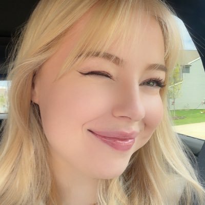 Streamer & Content Creator | @OMiTGG | Twitch Partner Business inquiries 💌 business@lulla.gg - My small business ✨ https://t.co/2tTYEh2Dje ✨