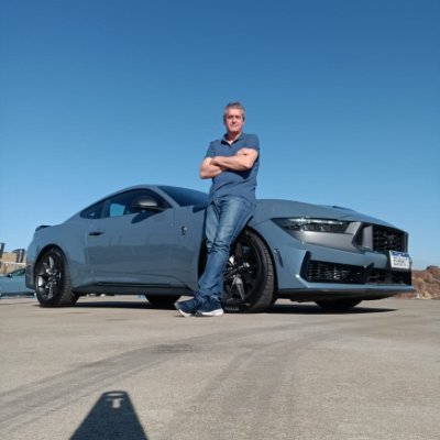 Periodista de automovilismo desde los 15 años, cuando soñaba con correr. Orgulloso de haber creado P1, el programa que siempre soñé. Editor de Autos en Infobae