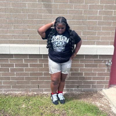 grl of yr dreams 🎀. ig; @jaedamariahh