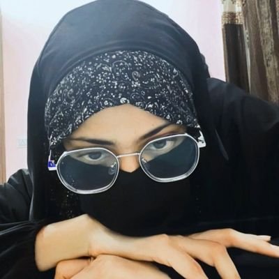 Haan main ek mullani hoon jo apke Hindu kafir lund ke liye bahut pyasi hai. Aao mere paas, apna lund meri gaand aur choot mein ghusa do mai hindu ki rakhel hun