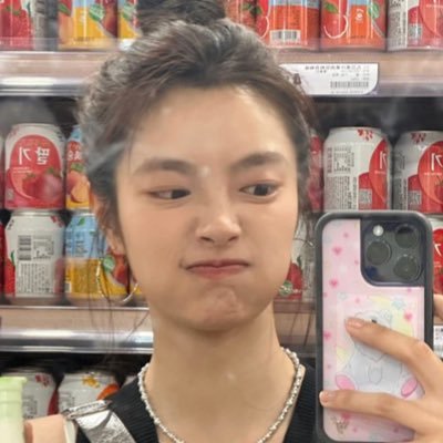 surto por doramas, kpop e as vezes da vida. ✨ leitora nas horas vagas