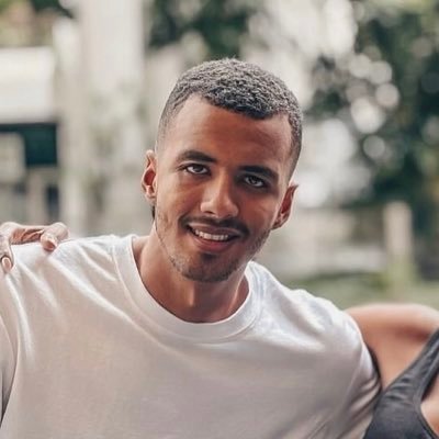 cashincashout_'s profile picture. Left 🇨🇭 for LATAM | 4 languages fluent | Digital Marketer and Crypto Investor | Traded the 9-5 for a life with purpose