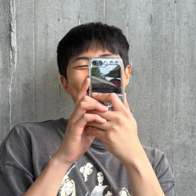 lovejimncito's profile picture. ───  A Christian girl who loves Bangtan ♡★