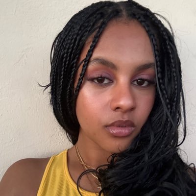 bethy_ovoxo's profile picture. all about timing 🦋