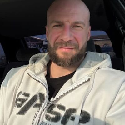 I'm a military personnel and I love being natural I'm a Sargent staff, I wish to meet someone very serious on here
